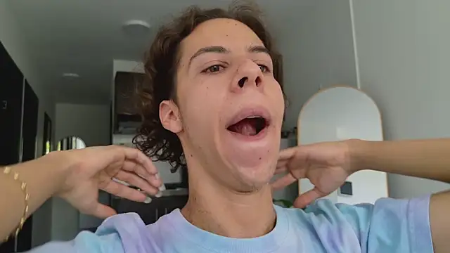 grey   27 online show from 03/19/25, 08:32