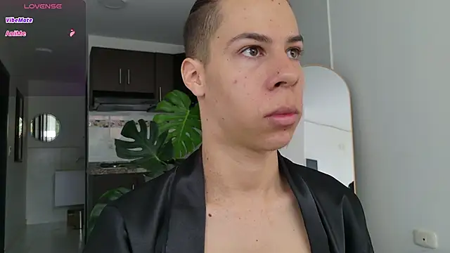 grey   27 online show from 10/04/25, 12:03