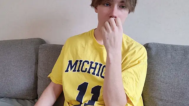 callmenineoneseven online show from 10/13/25, 07:52