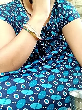 Snapshot of Mamta_Chaterjee chatting on 06/13/26, 02:09 Mamta Chaterjee online show from 06/13/26, 02:09