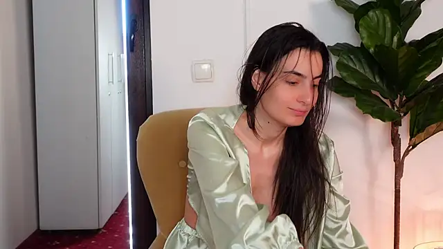 NinaCrystal1 online show from 03/18/26, 08:50