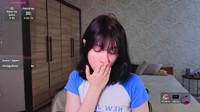 JulisSweet online show from 10/24/25, 07:05