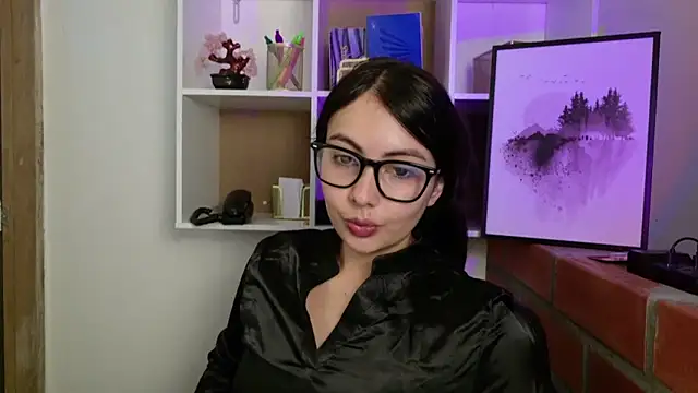 Snapshot of lalawhitte chatting on 05/13/26, 11:40 lalawhitte online show from 05/13/26, 11:40
