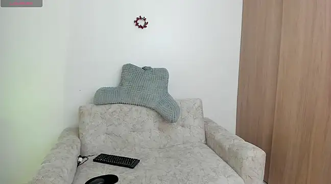alexandra fiore online show from 01/06/25, 02:37