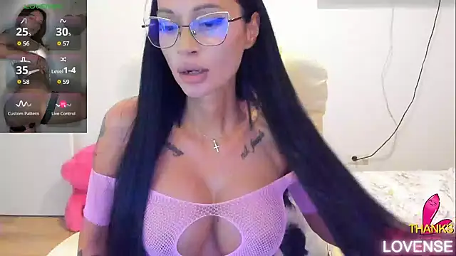 kissnicol32 online show from 07/11/26, 03:26