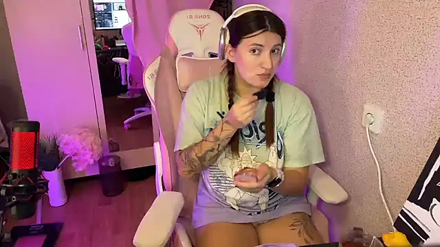 Katrin  kiss online show from 11/06/25, 04:52