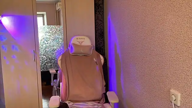 Katrin  kiss online show from 03/27/26, 01:00