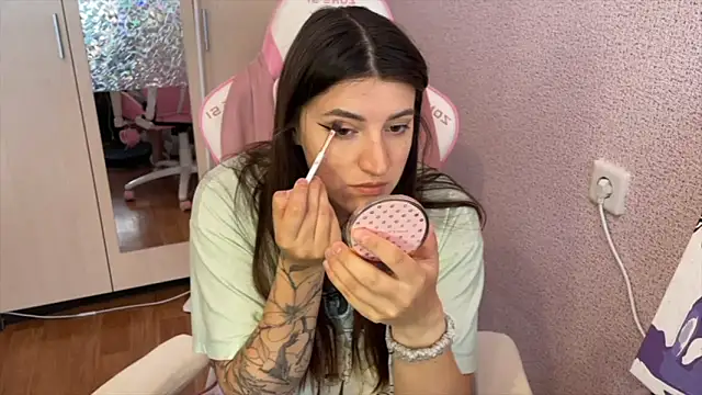 Katrin  kiss online show from 04/17/26, 10:18