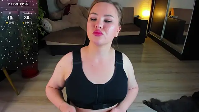 Snapshot of Carolina_bby chatting on 09/27/25, 11:54 Carolina bby online show from 09/27/25, 11:54