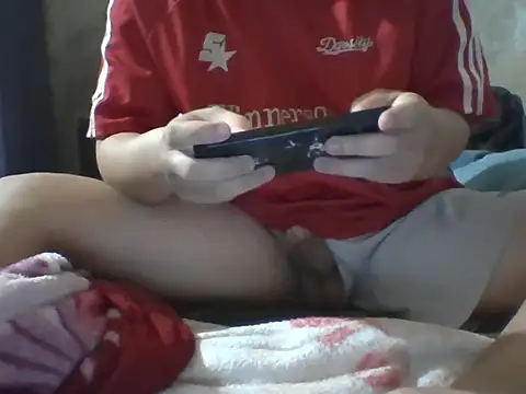 Snapshot of Yuta8_8 chatting on 10/29/25, 03:14 Yuta8 8 online show from 10/29/25, 03:14