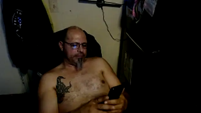 KrazyLegz online show from 04/13/26, 03:50