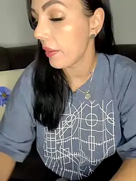 ReiyaRey online show from 11/04/25, 10:20