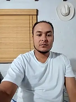 Snapshot of piton77 chatting on 05/03/26, 12:27 piton77 online show from 05/03/26, 12:27