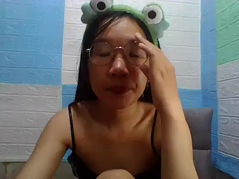 Snapshot of Nanoko chatting on 09/29/25, 11:04 Nanoko online show from 09/29/25, 11:04