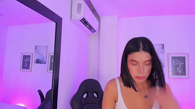 emelie 89 online show from 03/13/25, 01:29