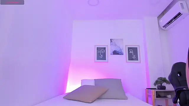 emelie 89 online show from 03/21/25, 12:06