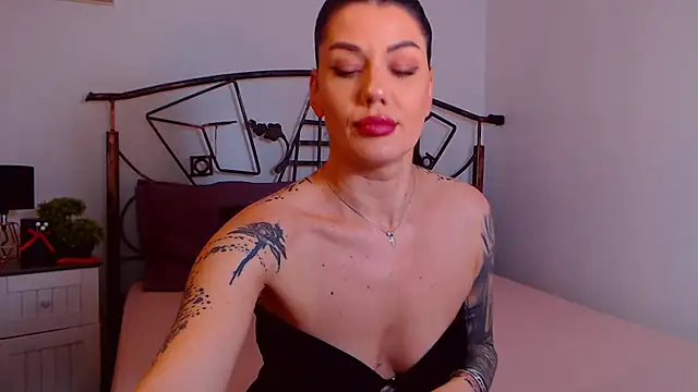 YvonneEverlee online show from 11/14/25, 08:51