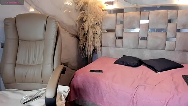 Danielaa a online show from 04/19/26, 12:22