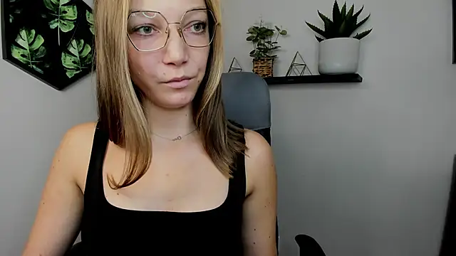 EmillyPlay online show from 12/06/24, 08:59
