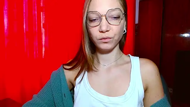 Snapshot of EmillyPlay chatting on 02/02/26, 06:45 EmillyPlay online show from 02/02/26, 06:45