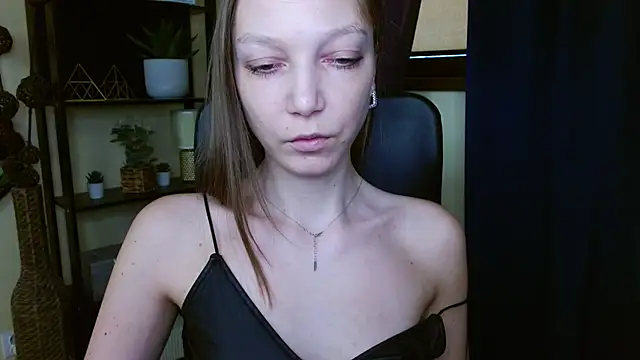 Snapshot of EmillyPlay chatting on 02/20/26, 01:11 EmillyPlay online show from 02/20/26, 01:11