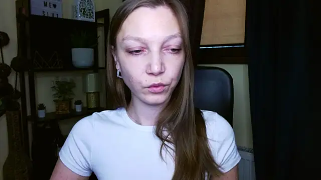 Snapshot of EmillyPlay chatting on 02/24/26, 12:36 EmillyPlay online show from 02/24/26, 12:36