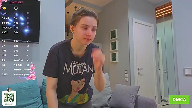 DonnaBurkee online show from 10/30/25, 04:58