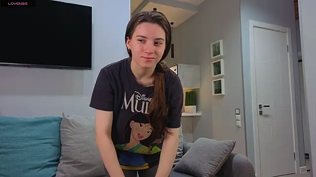 DonnaBurkee online show from 11/13/25, 04:11