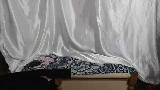 Snapshot of Burberrry_ chatting on 02/10/26, 08:13 Burberrry online show from 02/10/26, 08:13