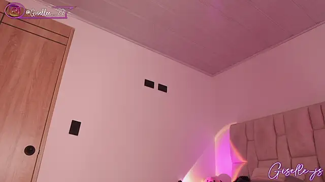 giselle js online show from 01/08/25, 03:17