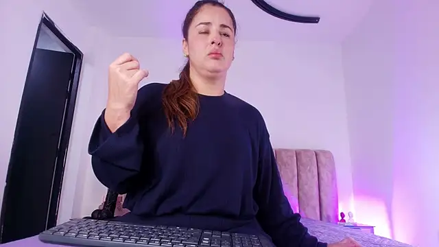 diane di online show from 11/19/25, 07:14