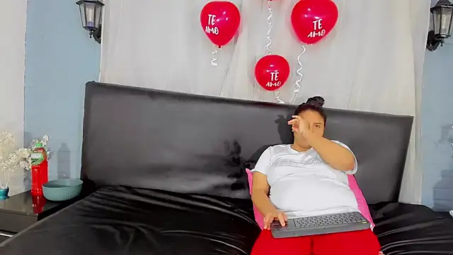 brunnette hot online show from 02/14/25, 11:31