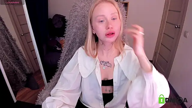 MalenaErnman online show from 01/16/25, 01:36