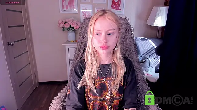 MalenaErnman online show from 03/22/25, 11:00