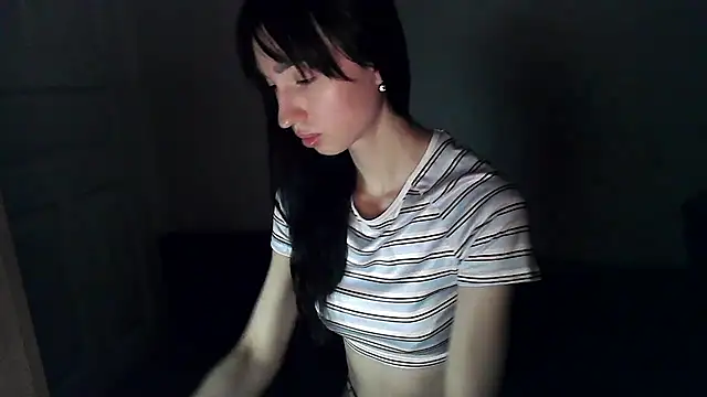 ElizaSwon online show from 12/18/25, 04:02