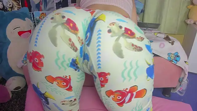 bonnie moon online show from 12/23/25, 04:10