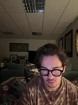 Snapshot of hardmecl chatting on 12/14/24, 11:45 hardmecl online show from 12/14/24, 11:45