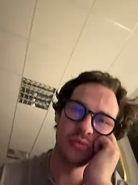 Snapshot of hardmecl chatting on 12/29/24, 06:49 hardmecl online show from 12/29/24, 06:49