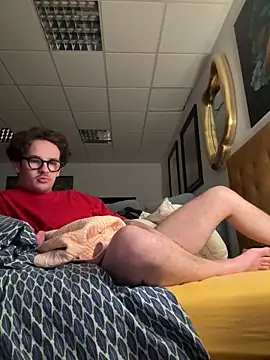 Snapshot of hardmecl chatting on 02/14/25, 10:47 hardmecl online show from 02/14/25, 10:47