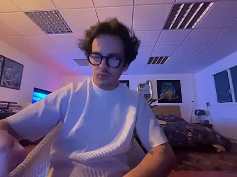 Snapshot of hardmecl chatting on 03/16/25, 09:47 hardmecl online show from 03/16/25, 09:47