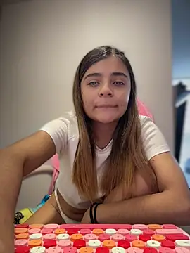 pamell col online show from 04/15/26, 07:32