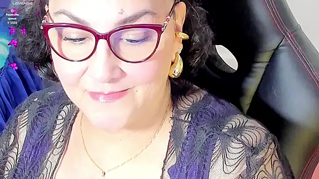 Snapshot of cataleya_mom chatting on 10/04/25, 01:03 cataleya mom online show from 10/04/25, 01:03