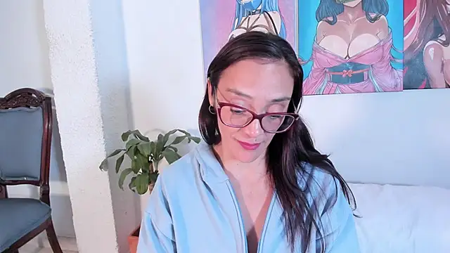 Jessica Herrera  online show from 10/13/25, 08:53