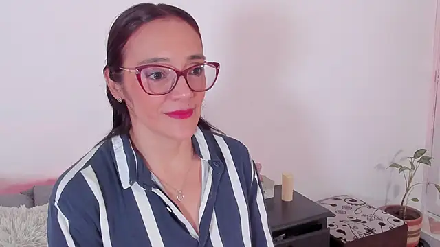 Snapshot of Jessica_Herrera_ chatting on 04/22/26, 10:00 Jessica Herrera online show from 04/22/26, 10:00