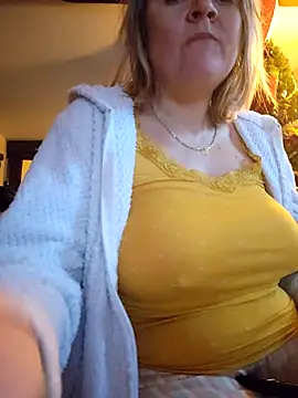 Snapshot of lady_charlyne chatting on 12/10/24, 07:58 lady charlyne online show from 12/10/24, 07:58