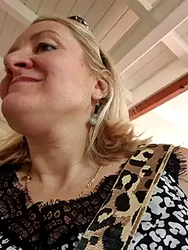 Snapshot of lady_charlyne chatting on 01/15/25, 03:18 lady charlyne online show from 01/15/25, 03:18