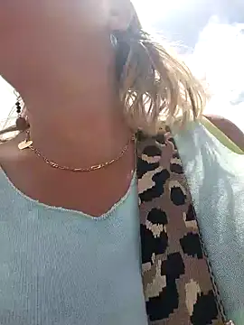 Snapshot of lady_charlyne chatting on 02/01/25, 04:44 lady charlyne online show from 02/01/25, 04:44