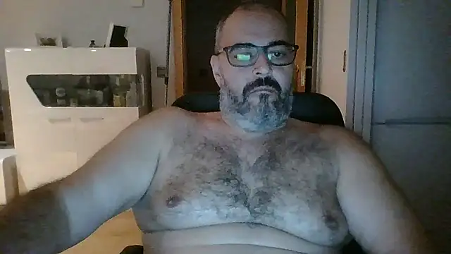 templar2303 online show from 10/23/25, 06:50