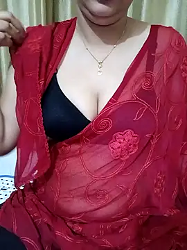 Snapshot of Priya_Boudi chatting on 12/17/24, 07:15 Priya Boudi online show from 12/17/24, 07:15