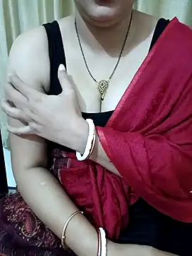 Snapshot of Priya_Boudi chatting on 01/05/25, 05:30 Priya Boudi online show from 01/05/25, 05:30